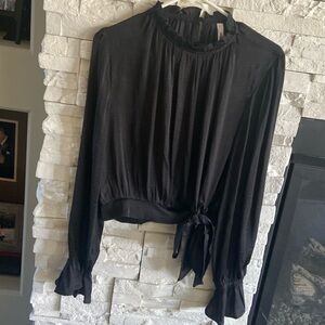 Glam black bell sleeved tie front blouse. Large. New!!